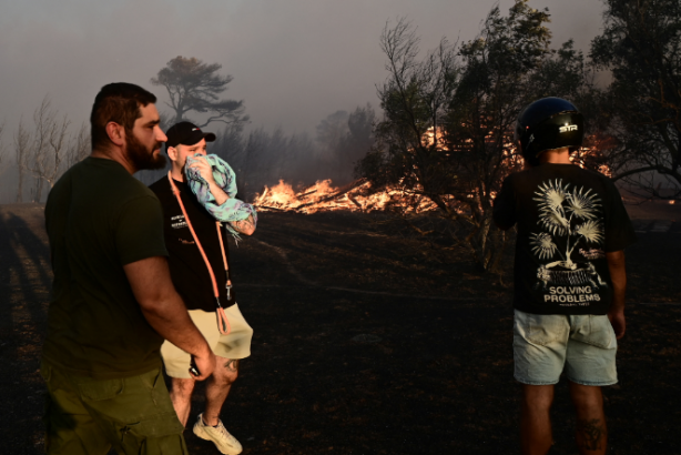 Foto - Yunanistan cehennemi yaşıyor! 9 köy ve İki hastane tahliye edildi… Yangın Atina’ya yaklaştı