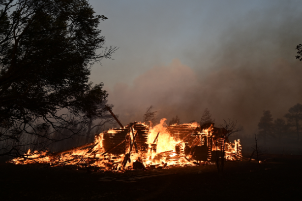 Foto - Yunanistan cehennemi yaşıyor! 9 köy ve İki hastane tahliye edildi… Yangın Atina’ya yaklaştı