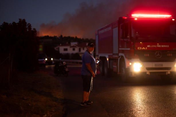 Foto - Yunanistan cehennemi yaşıyor! 9 köy ve İki hastane tahliye edildi… Yangın Atina’ya yaklaştı