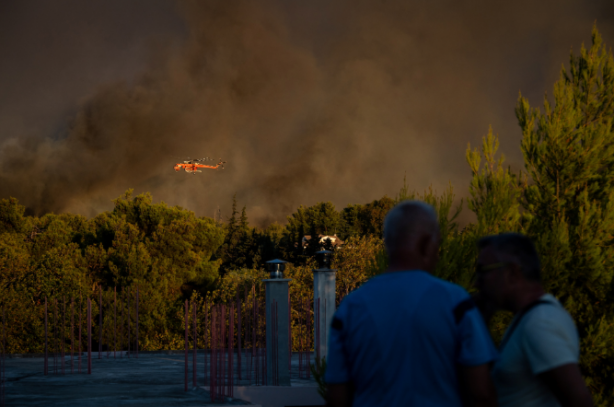 Foto - Yunanistan cehennemi yaşıyor! 9 köy ve İki hastane tahliye edildi… Yangın Atina’ya yaklaştı