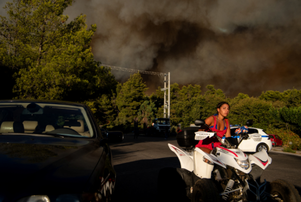 Foto - Yunanistan cehennemi yaşıyor! 9 köy ve İki hastane tahliye edildi… Yangın Atina’ya yaklaştı
