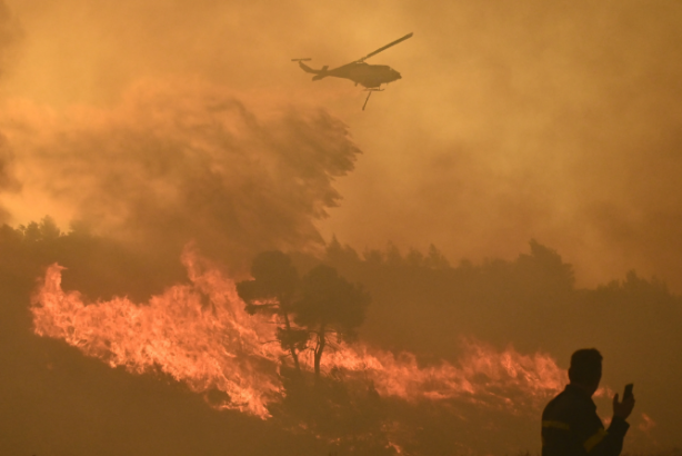 Foto - Yunanistan cehennemi yaşıyor! 9 köy ve İki hastane tahliye edildi… Yangın Atina’ya yaklaştı