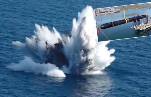 Foto - Yunanistan çok ama çok tedirgin! Böyle duyurdular: Türk roketi gemiyi ortadan ikiye ayırdı