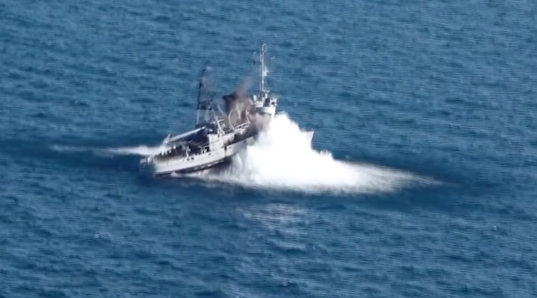 Yunanistan çok ama çok tedirgin! Böyle duyurdular: Türk roketi gemiyi ortadan ikiye ayırdı