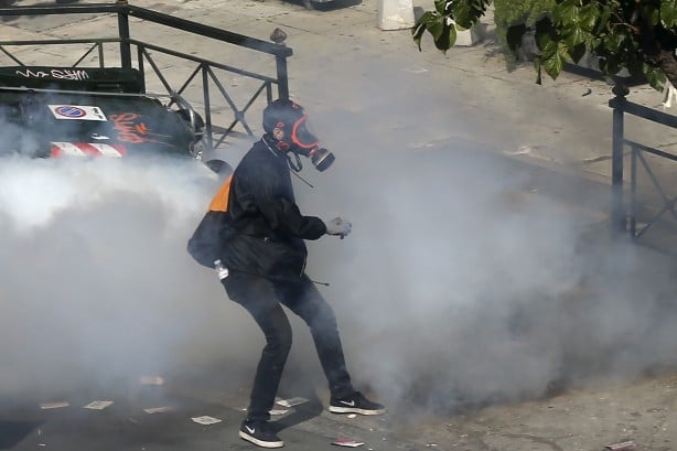 Foto - Yunanistan dağılıyor! Halk sokağa döküldü
