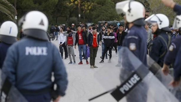 Foto - Yunanistan 'Korkuyoruz' diyerek duyurdu: Türkiye sınırına yolluyoruz