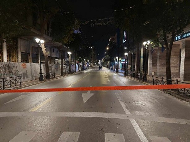 Foto - Yunanistan panik’te! Bakanlık önünde bombalı saldırı