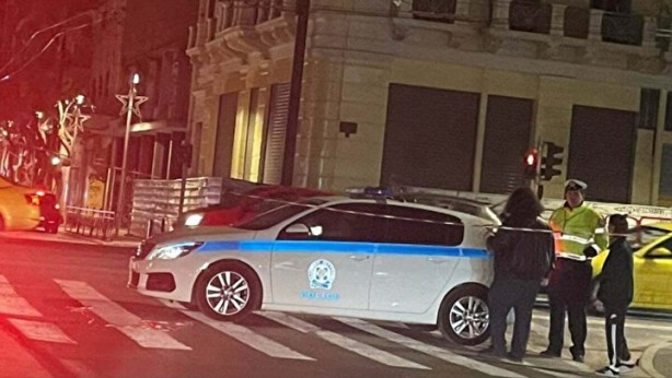 Foto - Yunanistan panik’te! Bakanlık önünde bombalı saldırı