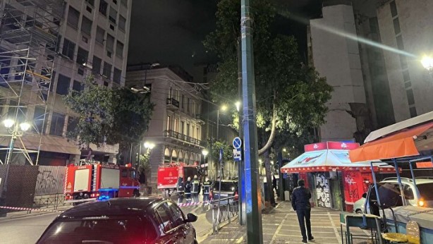 Foto - Yunanistan panik’te! Bakanlık önünde bombalı saldırı