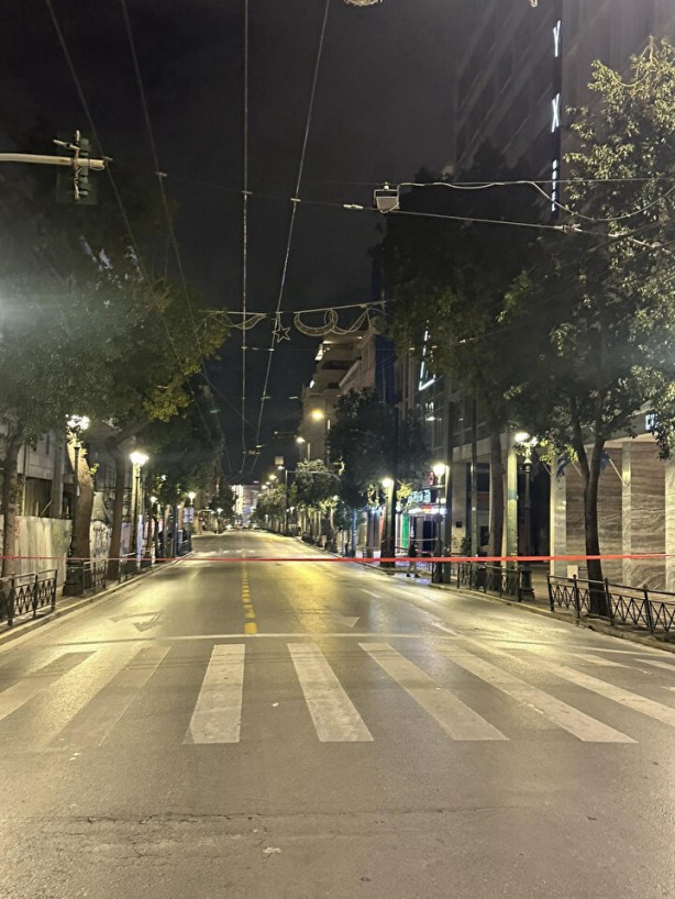 Foto - Yunanistan panik’te! Bakanlık önünde bombalı saldırı