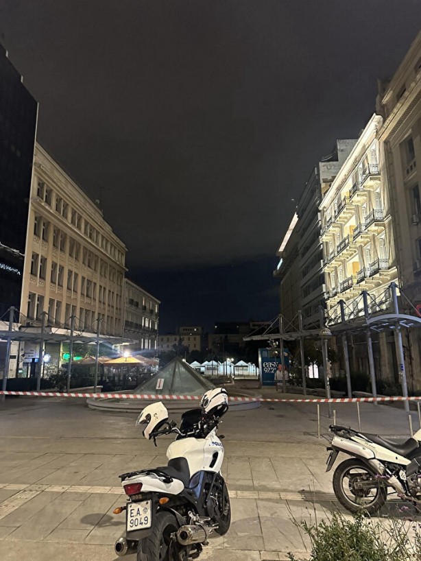 Foto - Yunanistan panik’te! Bakanlık önünde bombalı saldırı