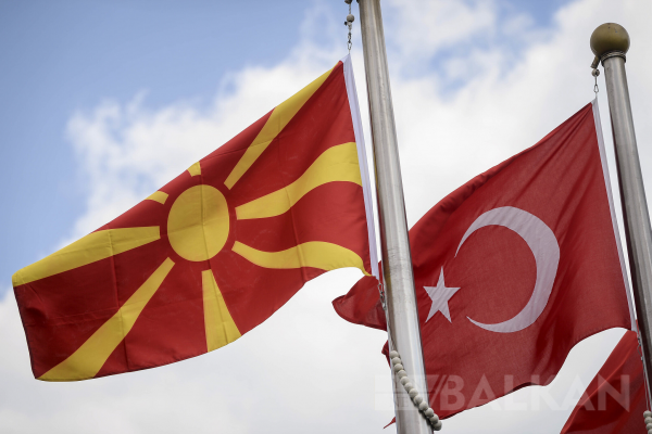 Foto - Yunanistan şokta: Türkiye o ülkeye bedava İHA ve silah verdi