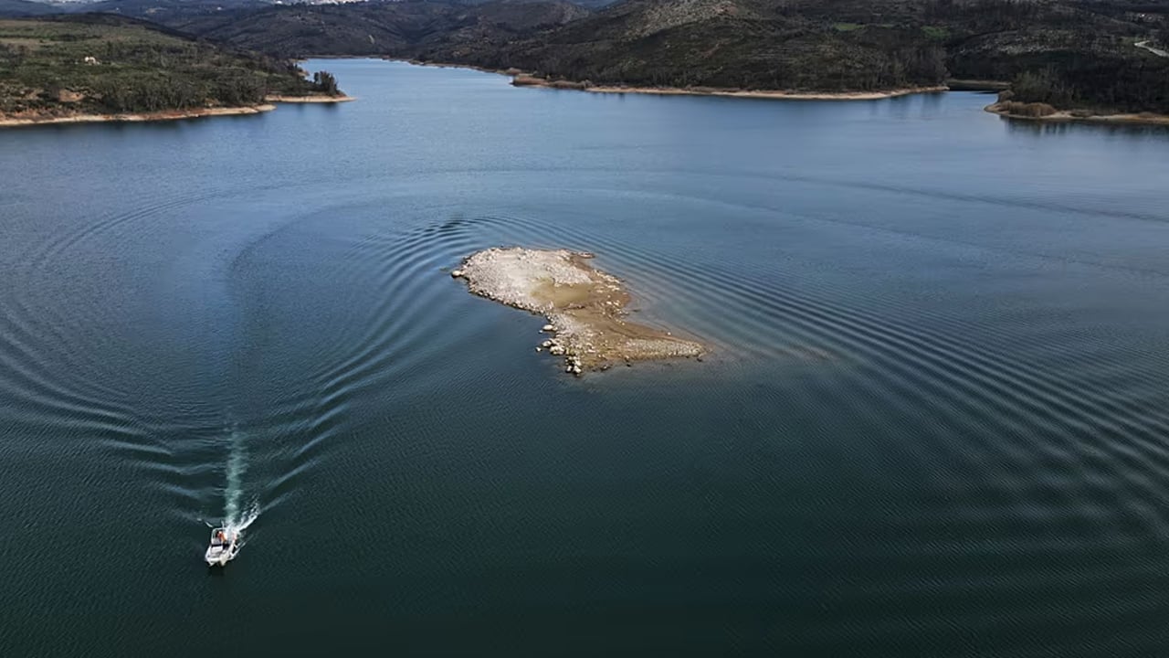 Yunanistan su için acil durumu ilan etti: Bu kadarı da pes dedirtti! Denizaltı tartışmasından sonra ülkede kaos var