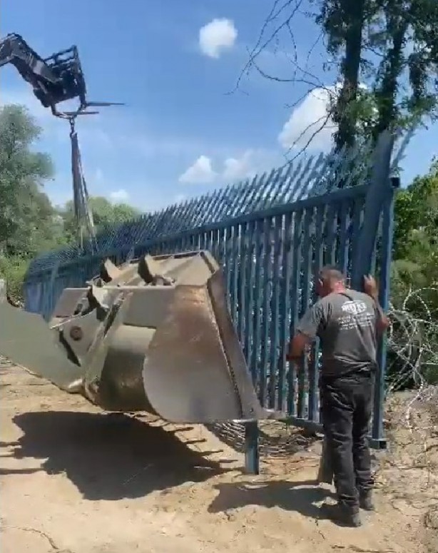 Foto - Yunanistan, Türkiye sınırına 20 kilometre mesafede harekete geçti! Geceli gündüzlü çalışmalara başladı