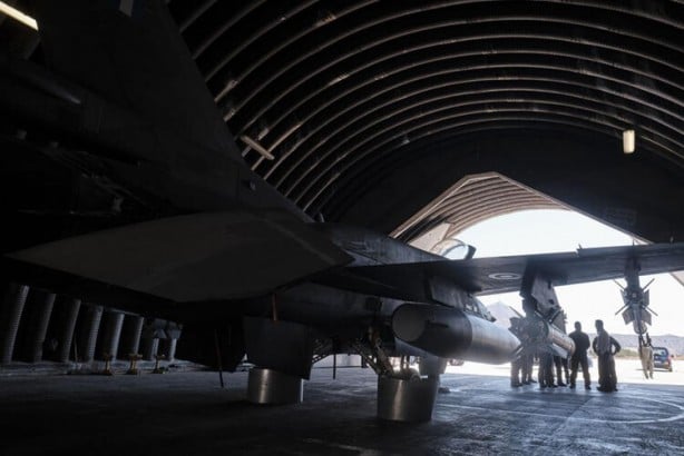 Foto - Yunanistan Türkiye'ye karşı savaşa mı hazırlanıyor? Dikkat çeken askeri hareketlilik!