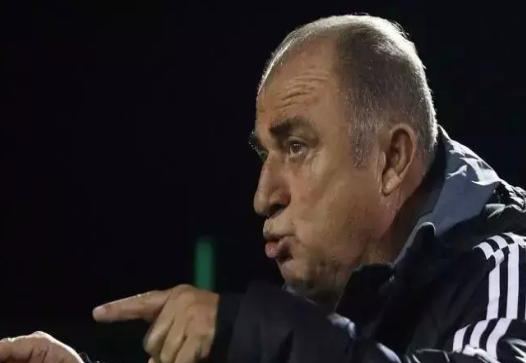 Foto - Yunanistan’da şok eden gelişme! Fatih Terim’in fişini çektiler! Sen ne yaptın böyle! Bakalım şimdi ne olacak 