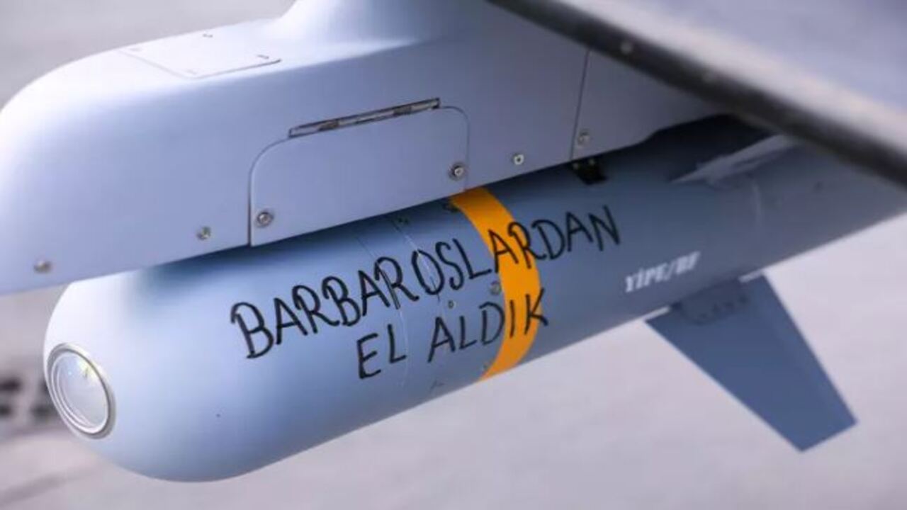 Foto - Yunanistan’da TB3 telaşı: Dünyada bir ilki başardılar! Bu bir gelecek senaryosu değil Türkiye’nin gerçeği...