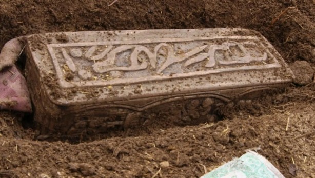 Foto - Yunanistan'daki o adada kazı yapan arkeologlar 2.700 yıllık hazine buldu: Sandığı açınca içinden çıkana inanamadı