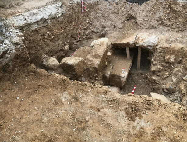 Foto - Yunanistan'daki o adada kazı yapan arkeologlar 2.700 yıllık hazine buldu: Sandığı açınca içinden çıkana inanamadı