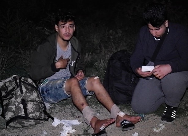 Yunanistan'dan insanlık suçu! göçmeni çırılçıplak soyup...