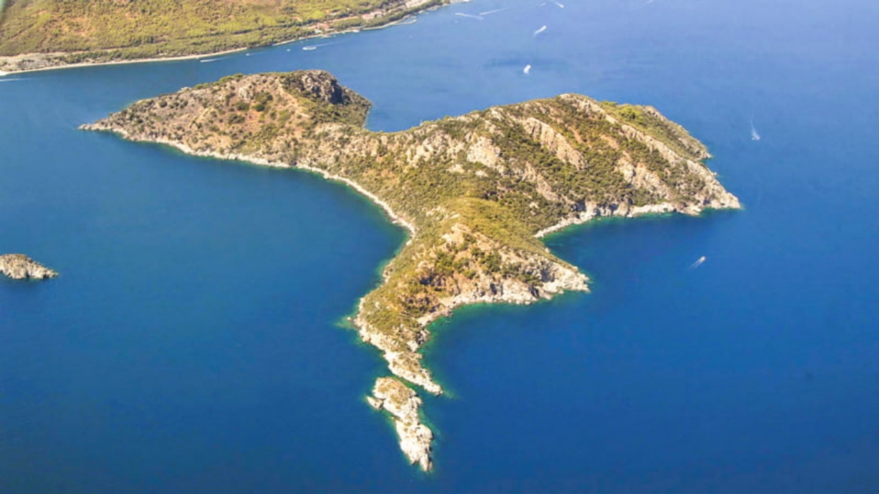 Foto - Yunanistan’dan skandal hamle! Çivi bile çakılmaması gerekiyordu, resmen kent kurdular