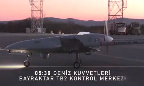 Foto - Dünyayı şoka sokacak anlar! Bayraktar TB2 işaretledi, Türk İDA'sı gemiyi bir anda batırdı