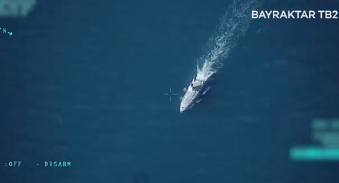 Foto - Dünyayı şoka sokacak anlar! Bayraktar TB2 işaretledi, Türk İDA'sı gemiyi bir anda batırdı