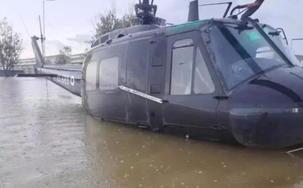 Foto - Yunanistan'ın 30'dan fazla savaş helikopteri imha oldu!