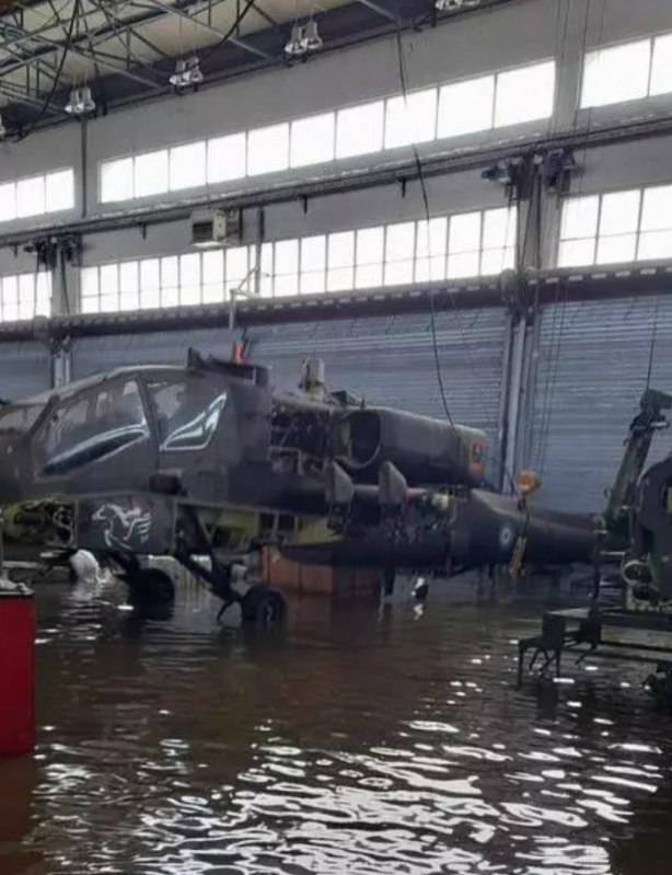 Foto - Yunanistan'ın 30'dan fazla savaş helikopteri imha oldu!