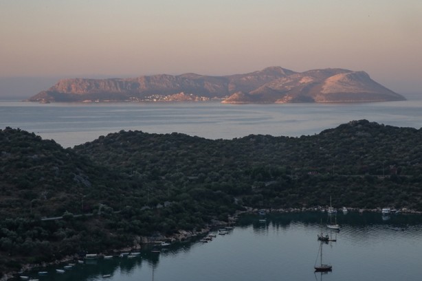 Foto - Yunanistan'ın asker yığdığı 'Meis' adası böyle görüntülendi