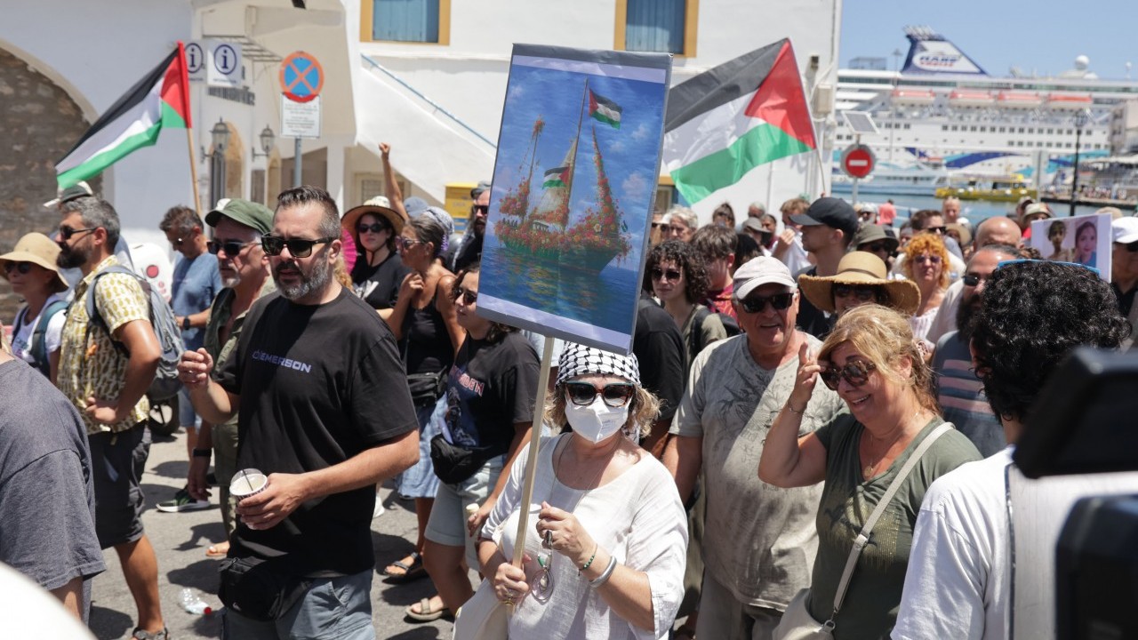 Foto - Yunanlar sokağa indi! İsrailli turistlere karşı ayaklandılar