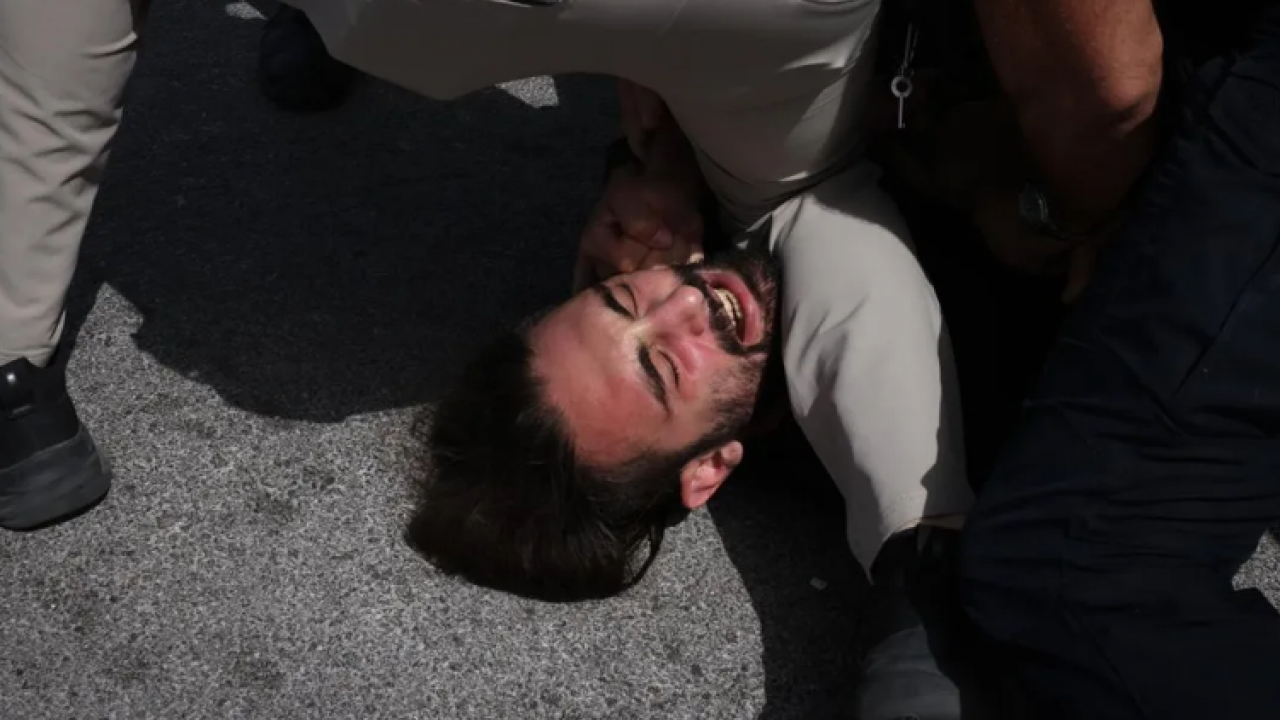 Foto - Yunanlar sokağa indi! İsrailli turistlere karşı ayaklandılar