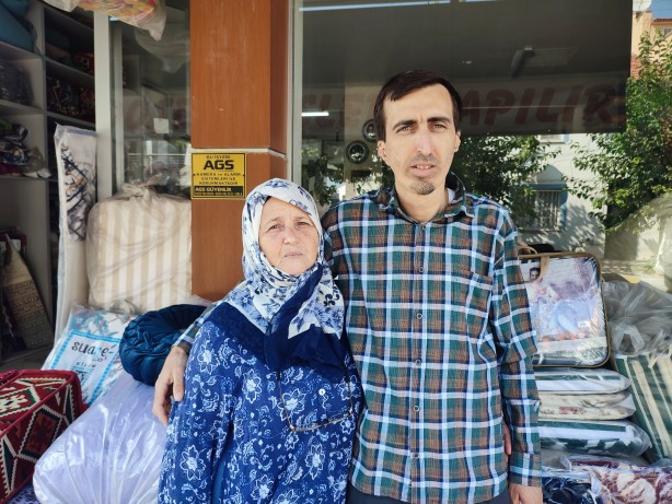 Foto - Yünlerin içinde buldu, hemen annesini aradı! Resmen içinden hazine çıktı