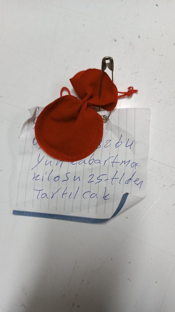 Foto - Yünlerin içinde buldu, hemen annesini aradı! Resmen içinden hazine çıktı