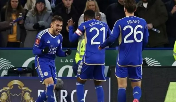 Yunus Akgün'lü Leicester City, Premier Lig'e göz kırpıyor