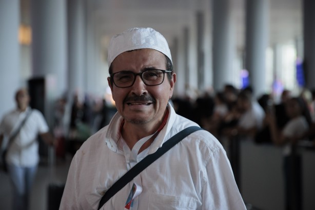 Foto - Yurda dönen ilk hacı kafilesi gözyaşlarıyla karşılandı