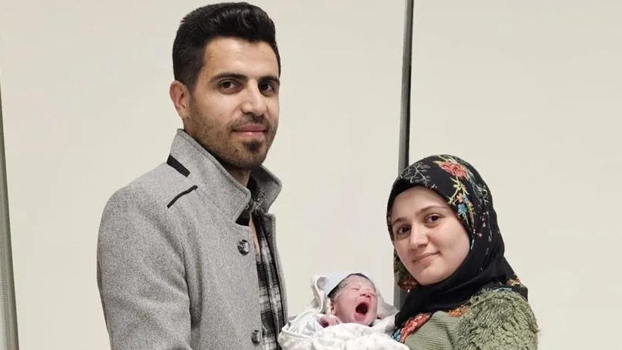 Foto - Yurdun dört bir yanından kareler! 2025’in ilk bebekleri dünyaya geldi