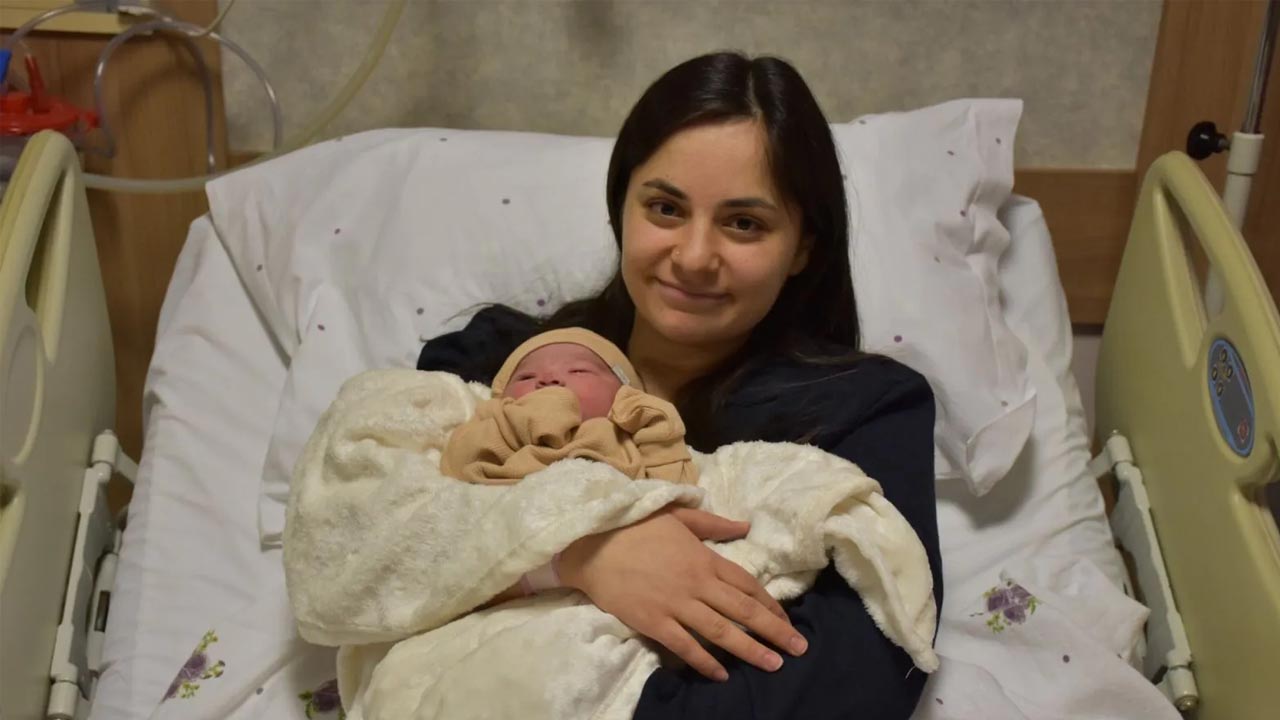 Foto - Yurdun dört bir yanından kareler! 2025’in ilk bebekleri dünyaya geldi