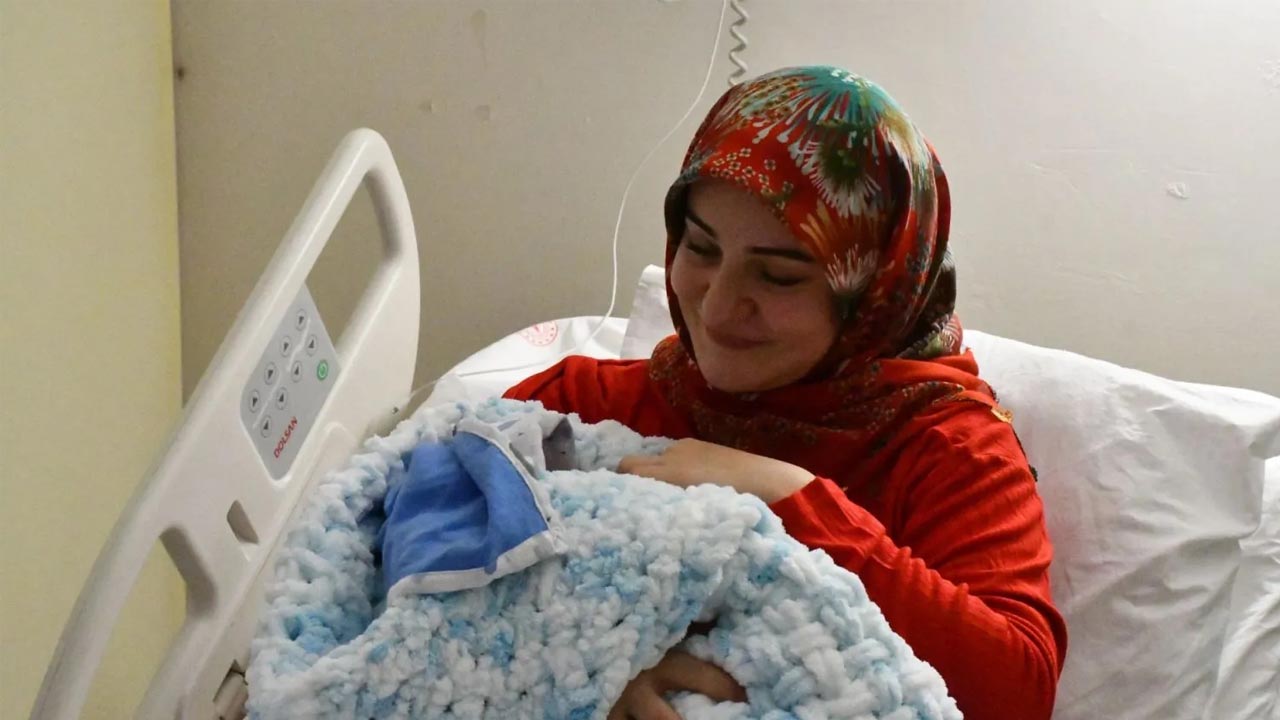 Foto - Yurdun dört bir yanından kareler! 2025’in ilk bebekleri dünyaya geldi
