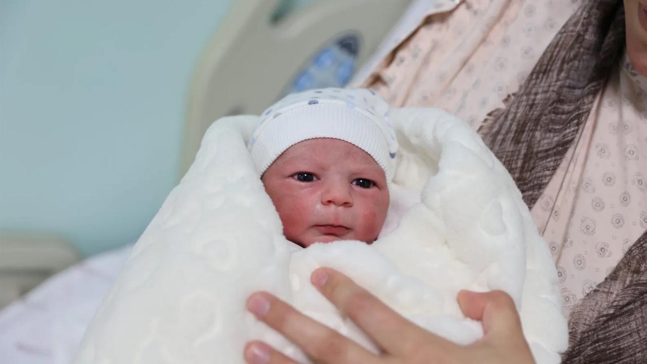 Foto - Yurdun dört bir yanından kareler! 2025’in ilk bebekleri dünyaya geldi