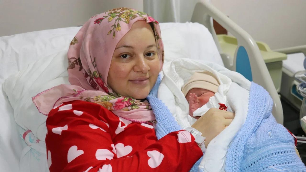 Foto - Yurdun dört bir yanından kareler! 2025’in ilk bebekleri dünyaya geldi