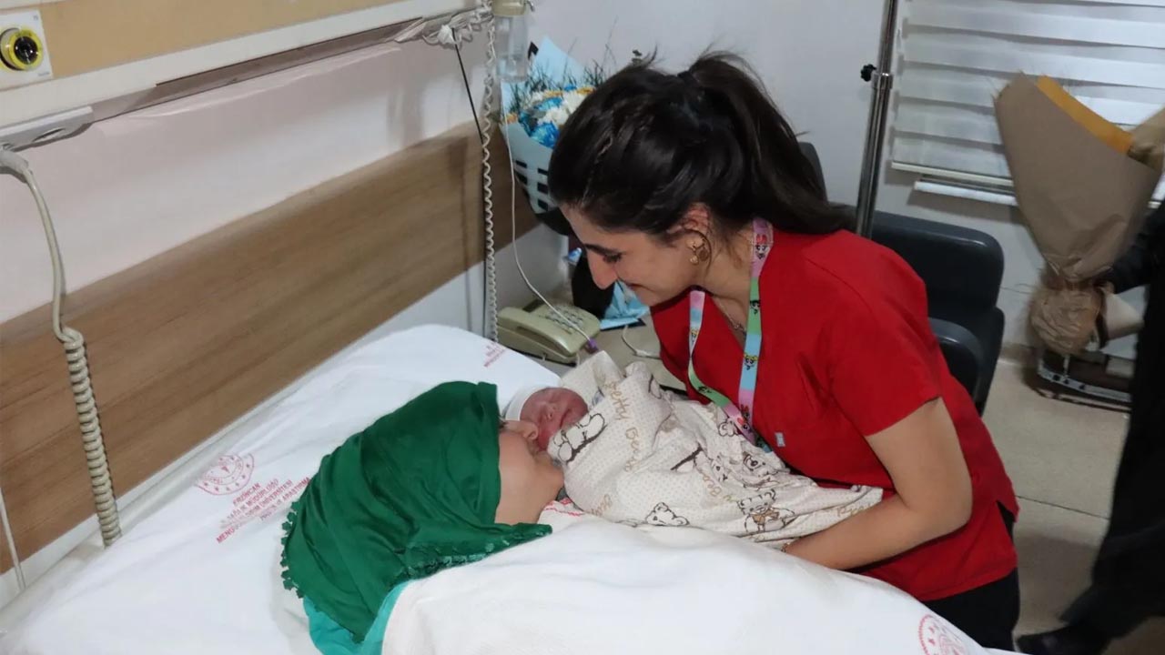 Foto - Yurdun dört bir yanından kareler! 2025’in ilk bebekleri dünyaya geldi