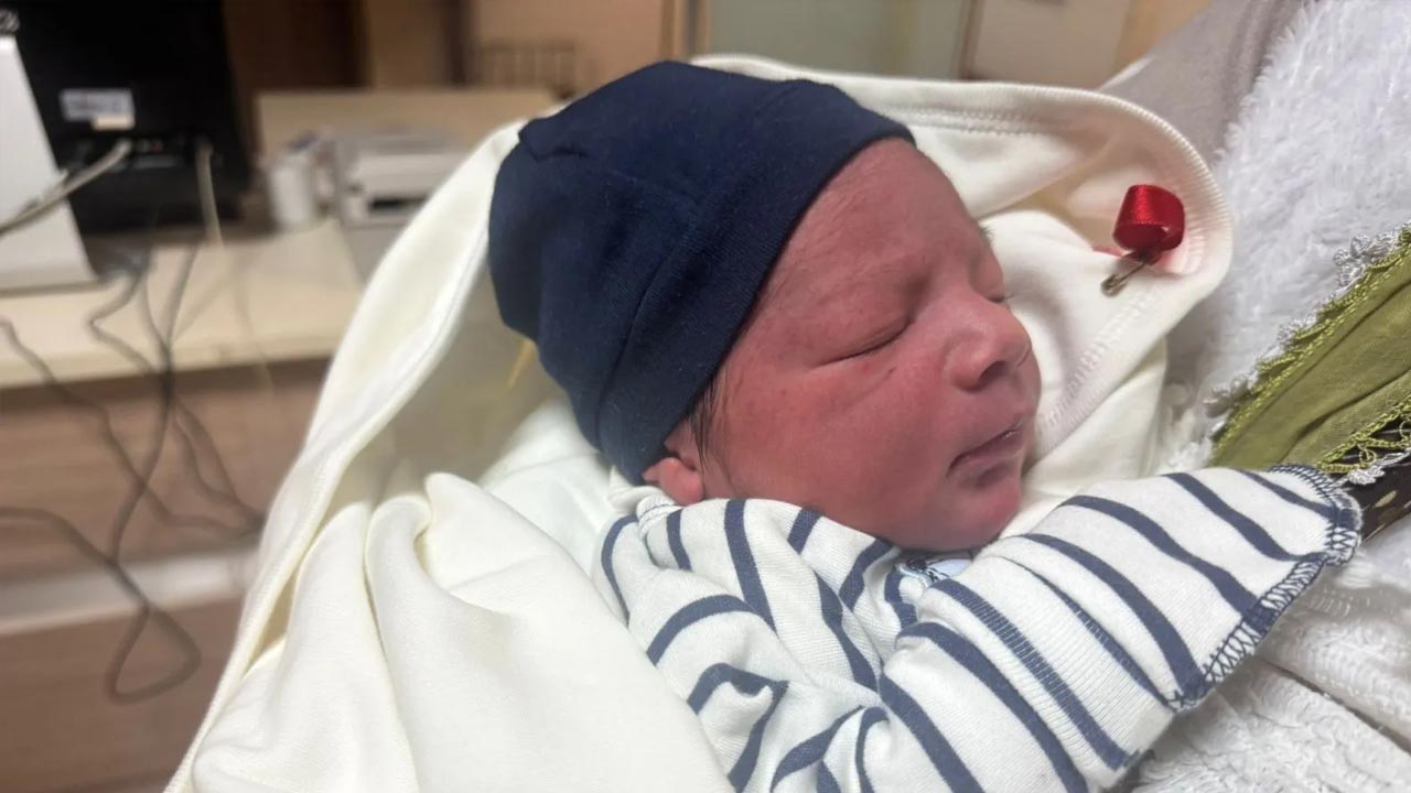 Foto - Yurdun dört bir yanından kareler! 2025’in ilk bebekleri dünyaya geldi