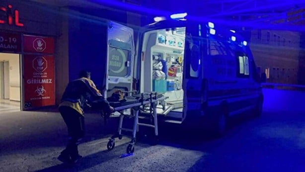 Foto - Yürek burkan görüntü! Sokakta doğurduğu bebeğini poşete koyup terk etti