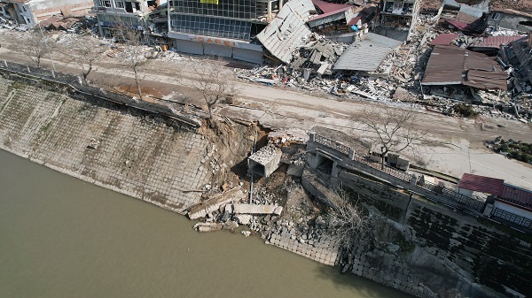 Yürekler ağızlara geldi | Asi Nehri böyle görüntülendi 