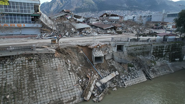 Foto - Yürekler ağızlara geldi | Asi Nehri böyle görüntülendi 