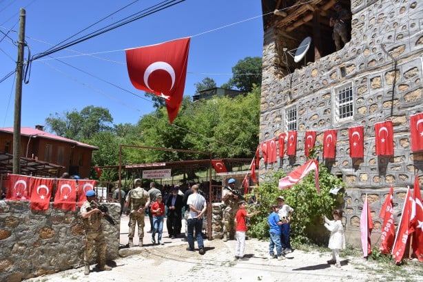 Yüreklerde kapanmayan yara! Başbağlar'da katledilen 33 sivil törenle anıldı