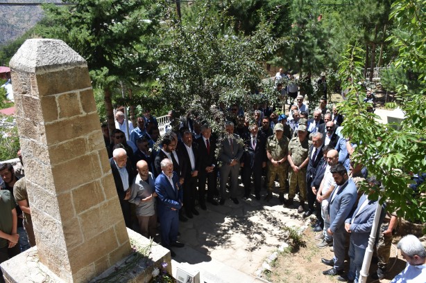 Foto - Yüreklerde kapanmayan yara! Başbağlar'da katledilen 33 sivil törenle anıldı