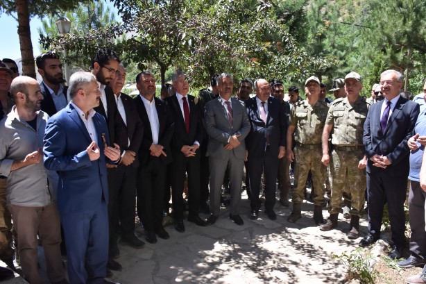Foto - Yüreklerde kapanmayan yara! Başbağlar'da katledilen 33 sivil törenle anıldı