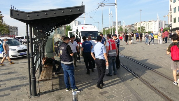 Foto - Yürekleri sızlatan görüntü! Tramvayda uyuşturucu krizine girdi